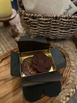 RAWナッツとみかんのRAWチョコレート