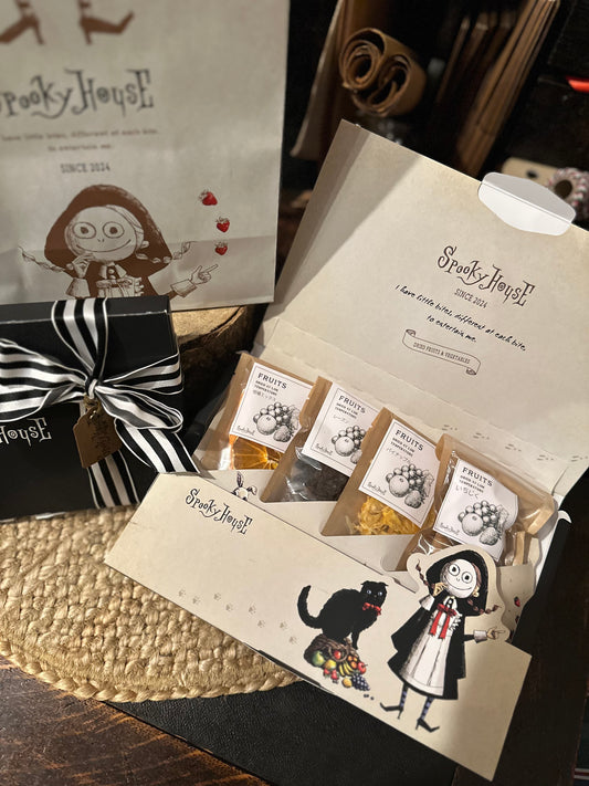 月の魔女のおやつBOX（ビューティー）